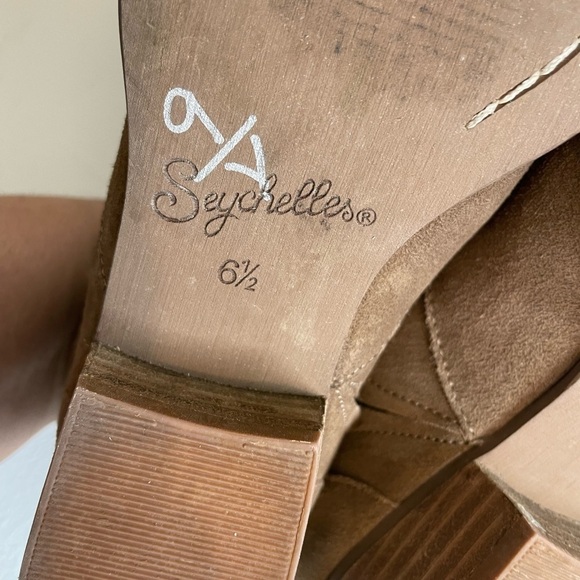 Skechers booties size  6.5 - Picture 4 of 5